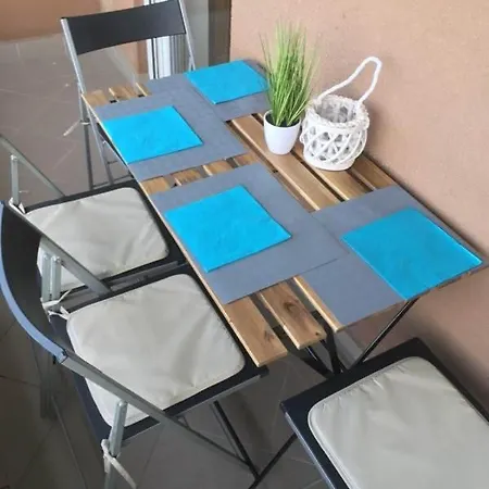 Club 218 Wellness Sunset Gold Apartment