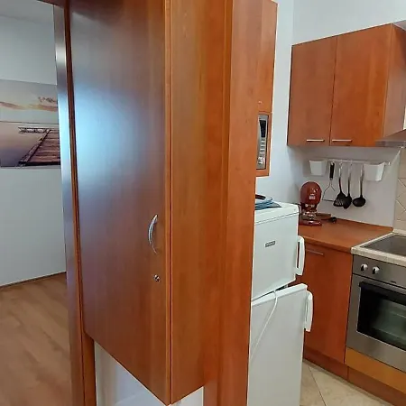 Club 218 Wellness Sunset Gold Apartment